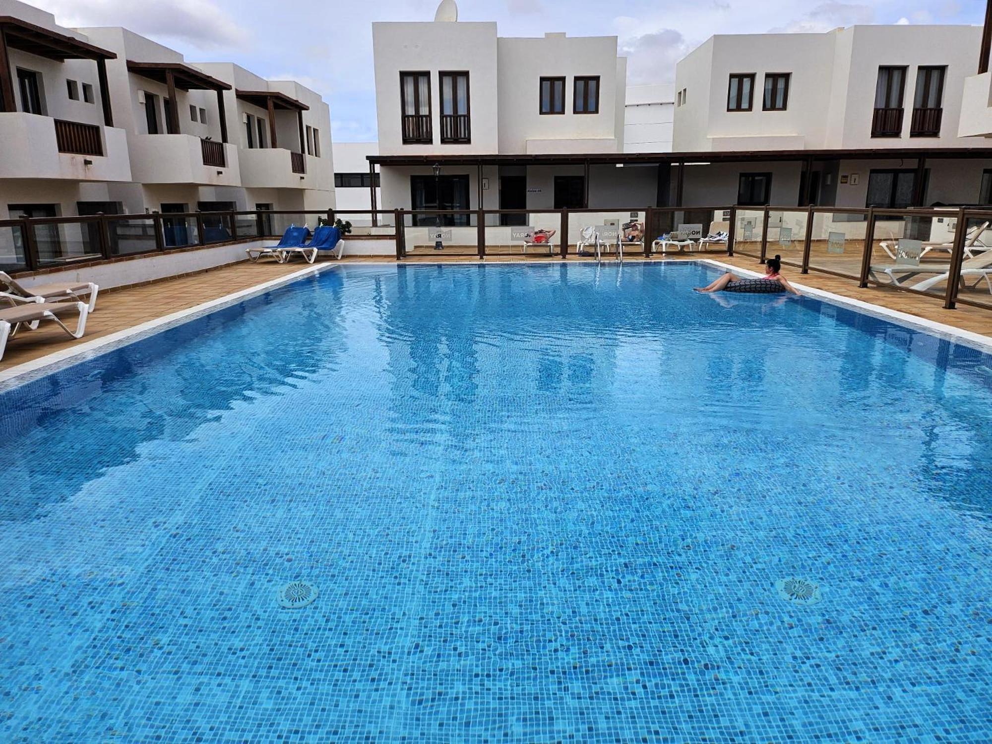 Duplex Noray Vista A La Piscina Apartment ปูแอร์โตกาเลโร ภายนอก รูปภาพ